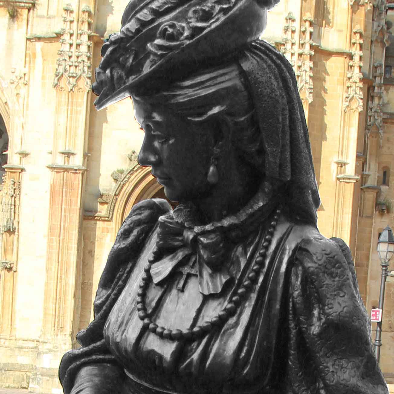 estatua la gitana